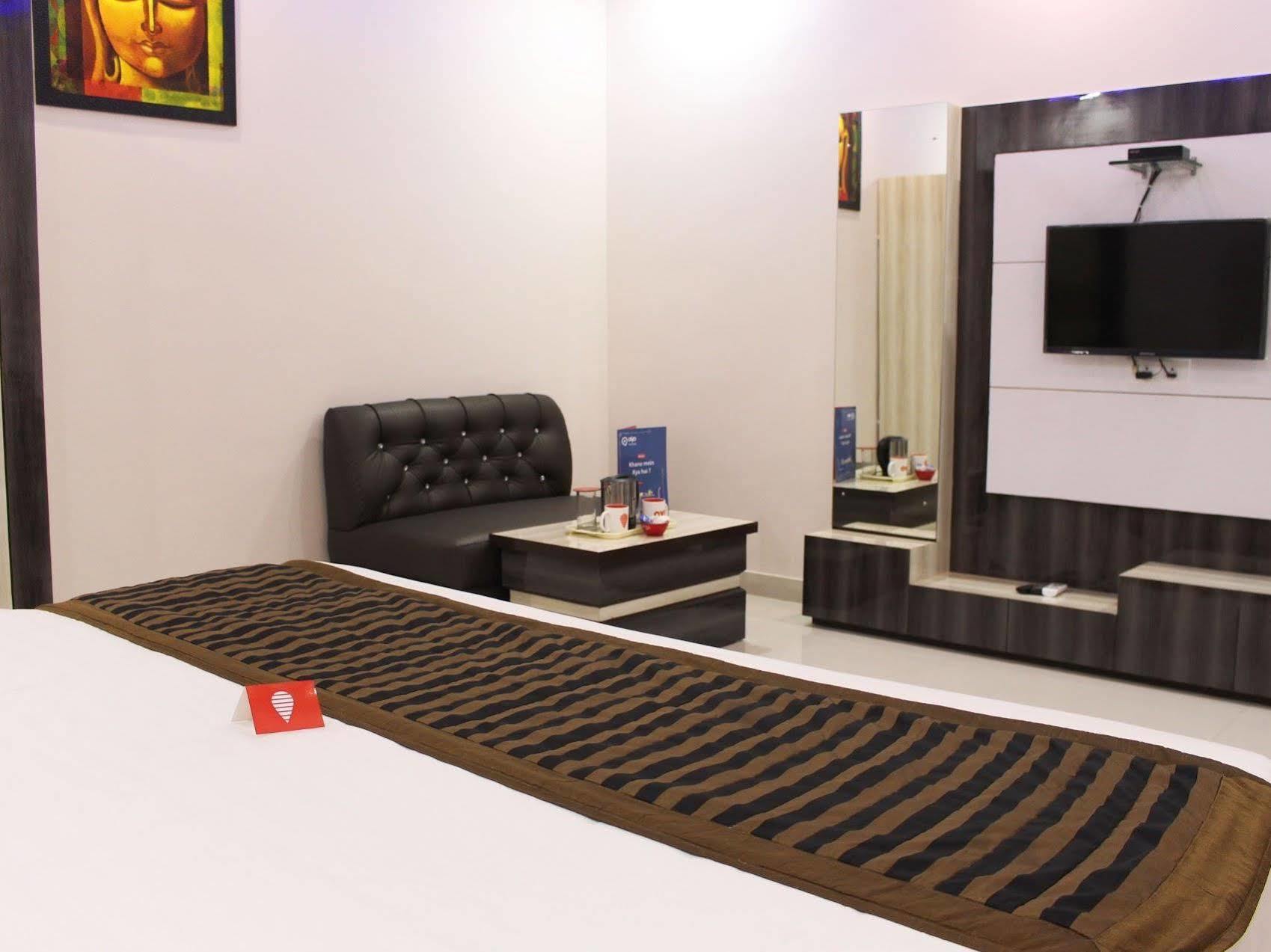 Oyo 3202 Hotel Gayatri Residency Агра Екстер'єр фото